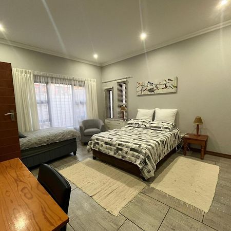 Douwe Cottages Pretoria-Noord Esterno foto